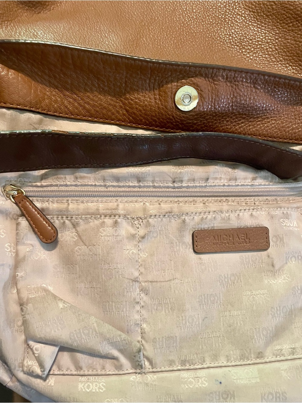 Michael Kors large hobo bag in excellent condition. Clean inside and out. - Picture 11 of 11
